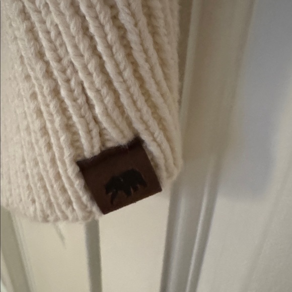 Cardigan from The Normal Brand, XS.
Excellent! - Picture 4 of 9